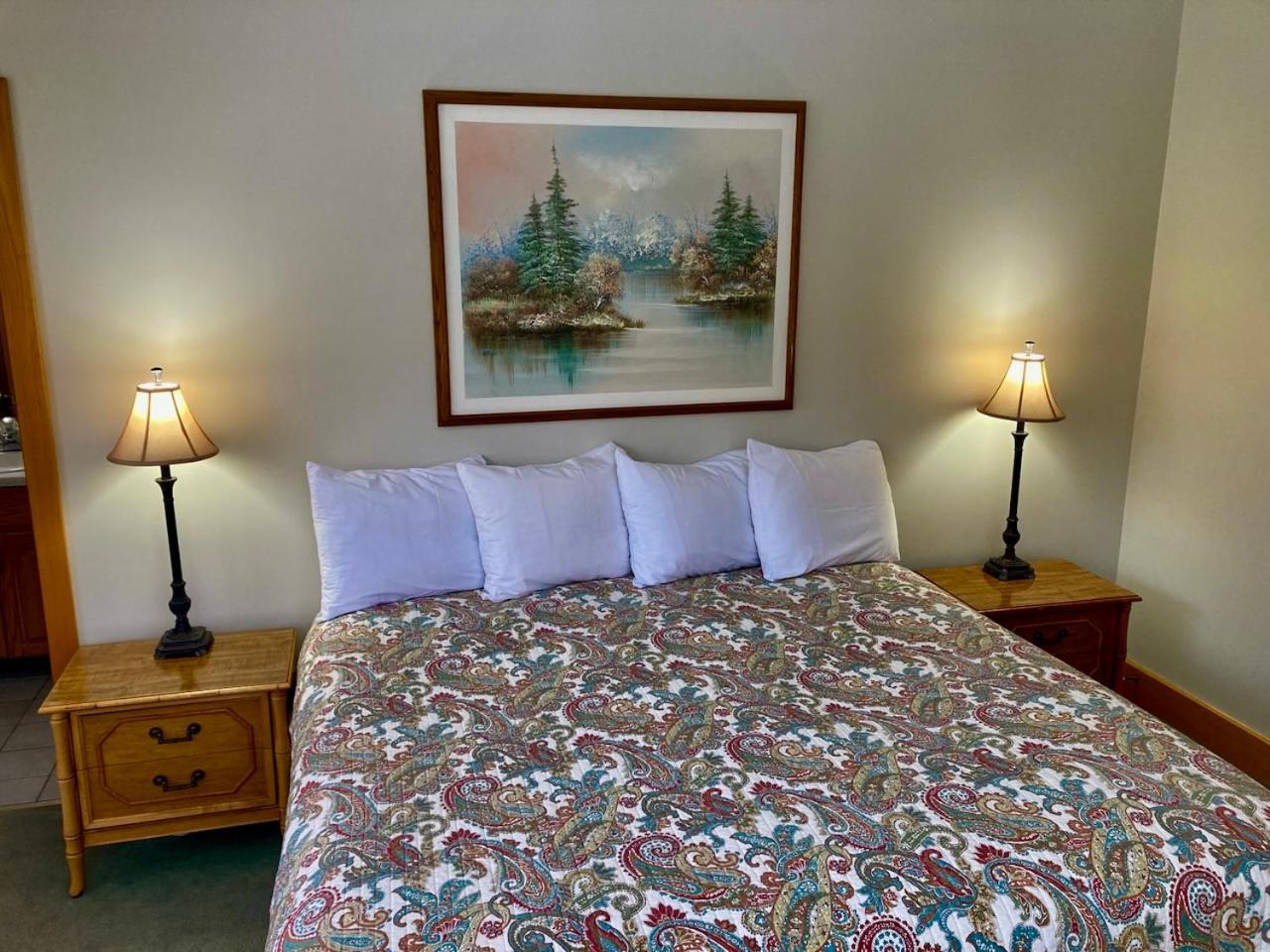 Garden Grove Retreat & Lodging Near Pictured Rocks, Fayette, Trails ภายนอก รูปภาพ